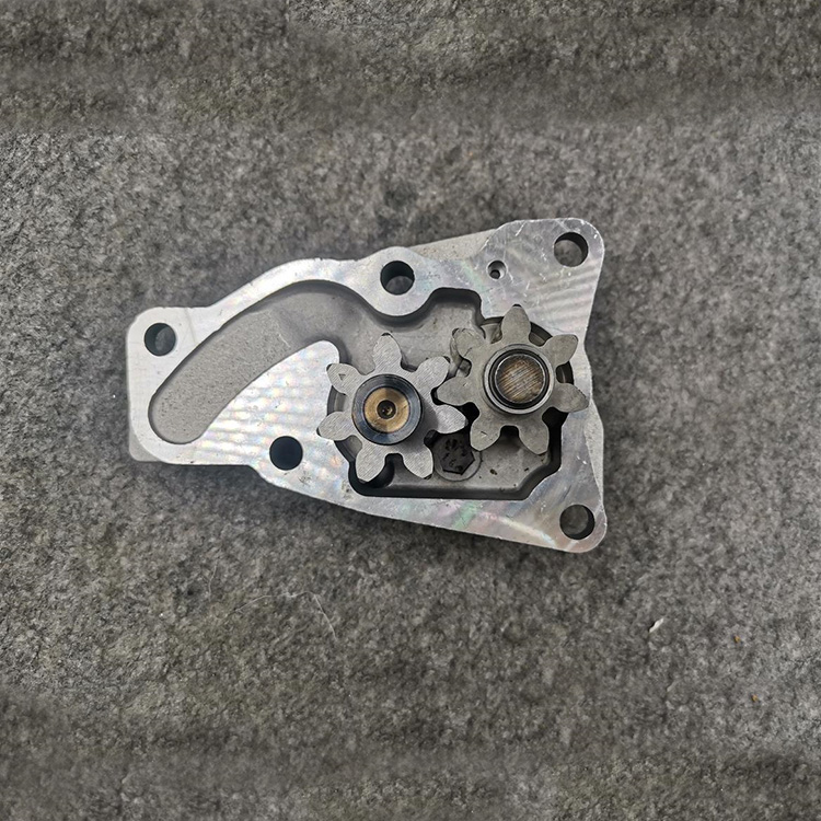 KOMATSU PC200 6D95 Engine Excavator Oil Pump 6209-51-1201 Suitable for Customer Requirements