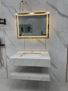 China Shallow LED Mirror Cloakroom Vanity Unit 500mm High End wholesale