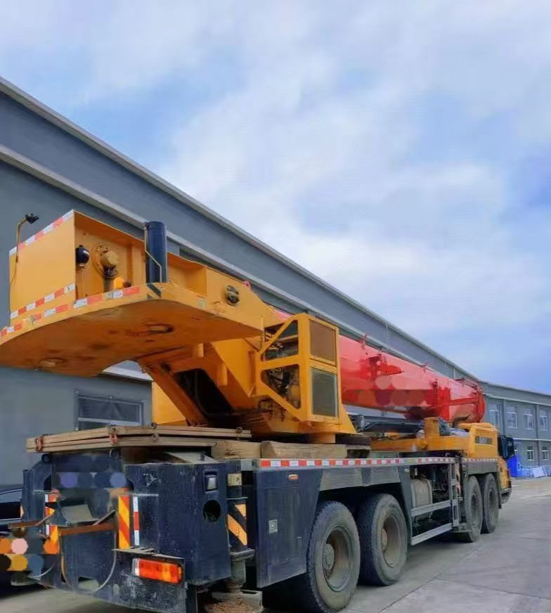 80ton Lifting Capacity Hoist Crane Truck Crane STC800E6 Top Choice for Construction Projects
