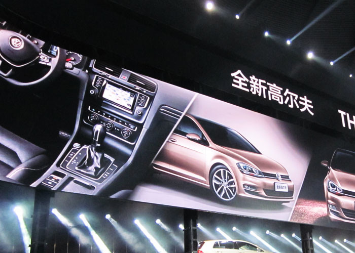 IP54 Outdoor Billboard LED Display Flexible Video Wall Screens 10000Hrs Life time