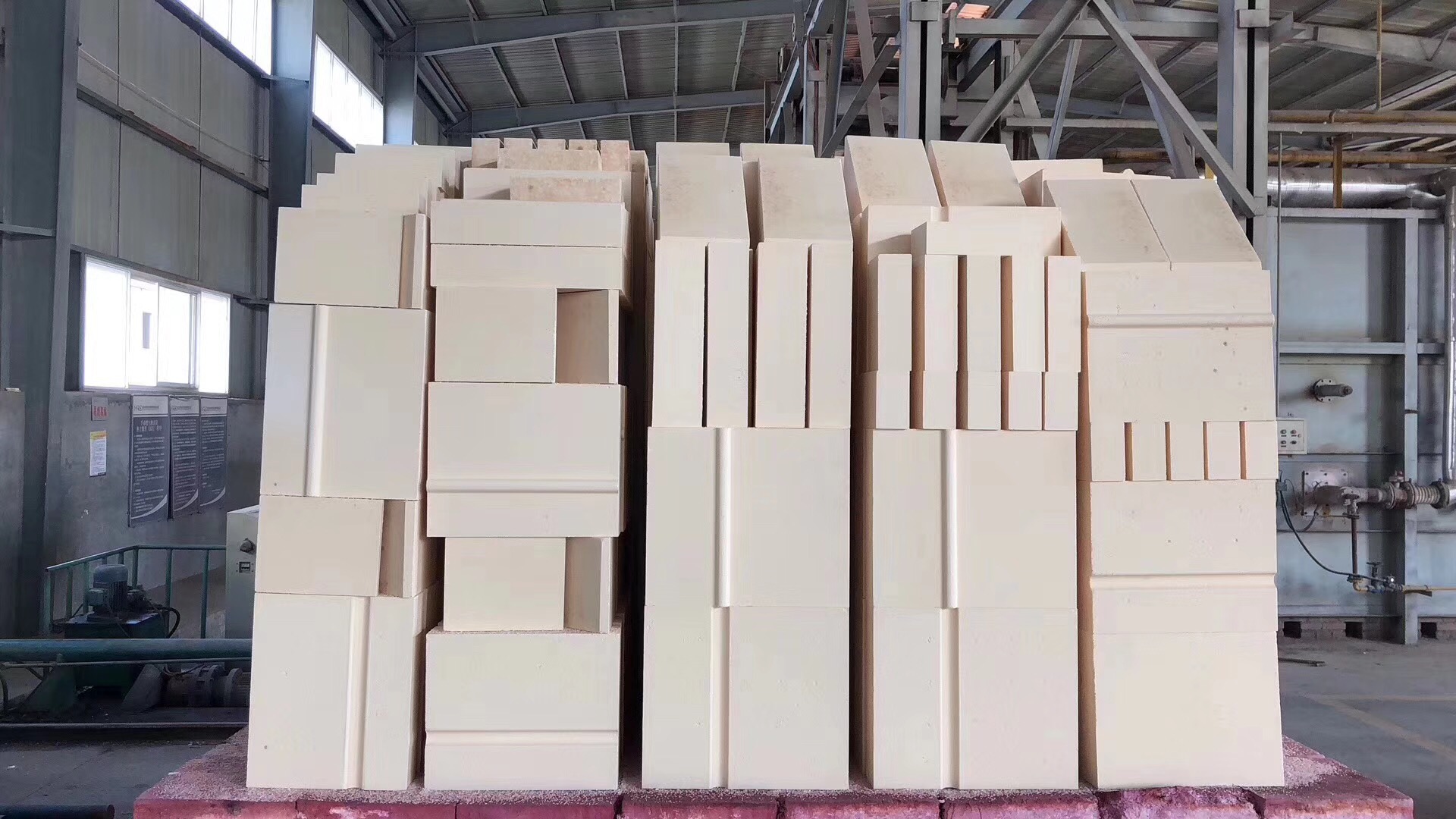 Refractory High Temperature AZS Ramming Mass with Bulk Density 3.8-4.1g/cm3 Lower