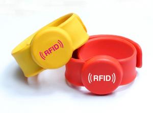 China Noctilucous Silicone UHF RFID Chip Wristband Long Range For Amusement Park wholesale