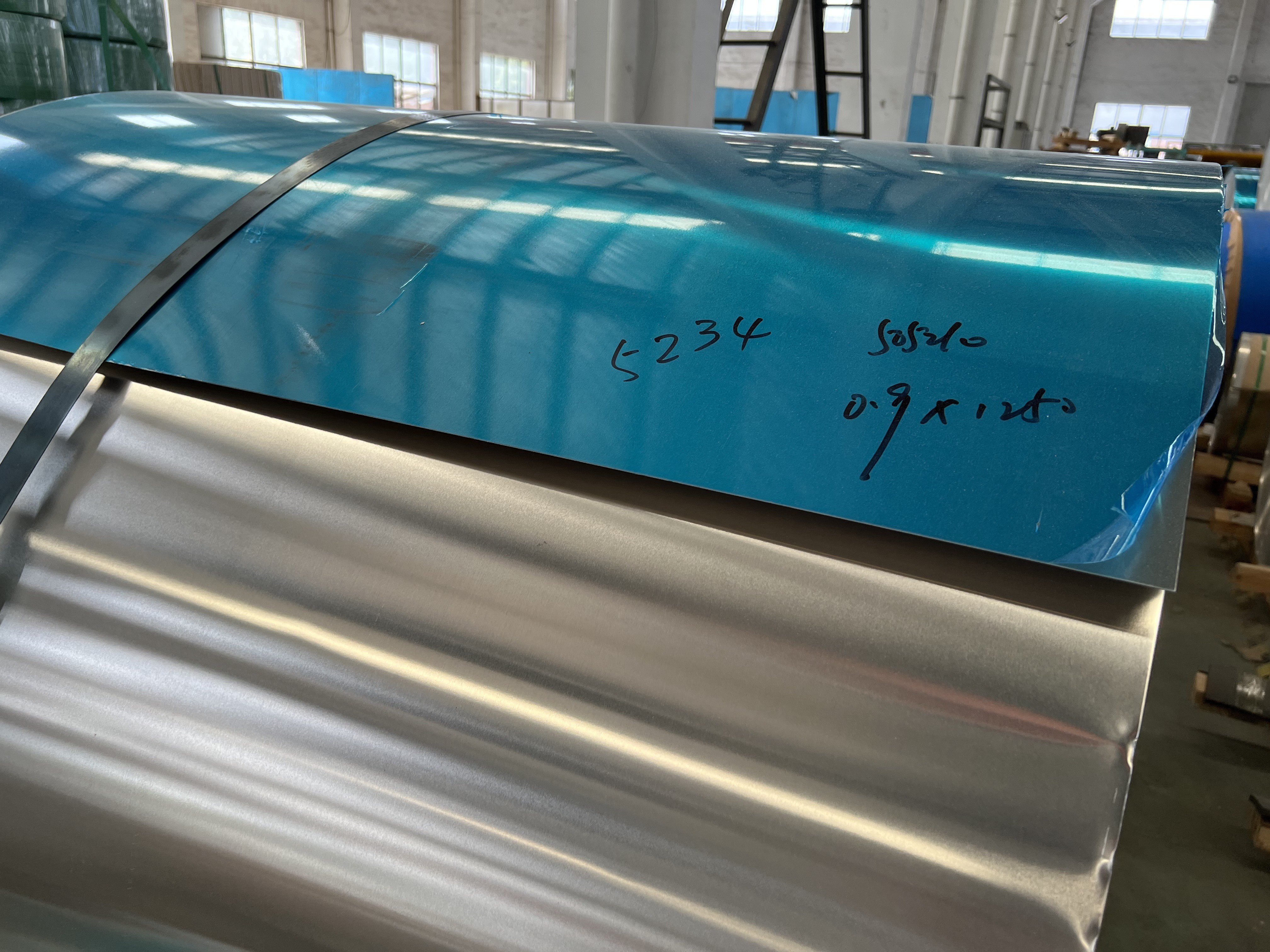 3003 3004 3105 Aluminum Sheet Coil Bending Decoiling Punching Cutting