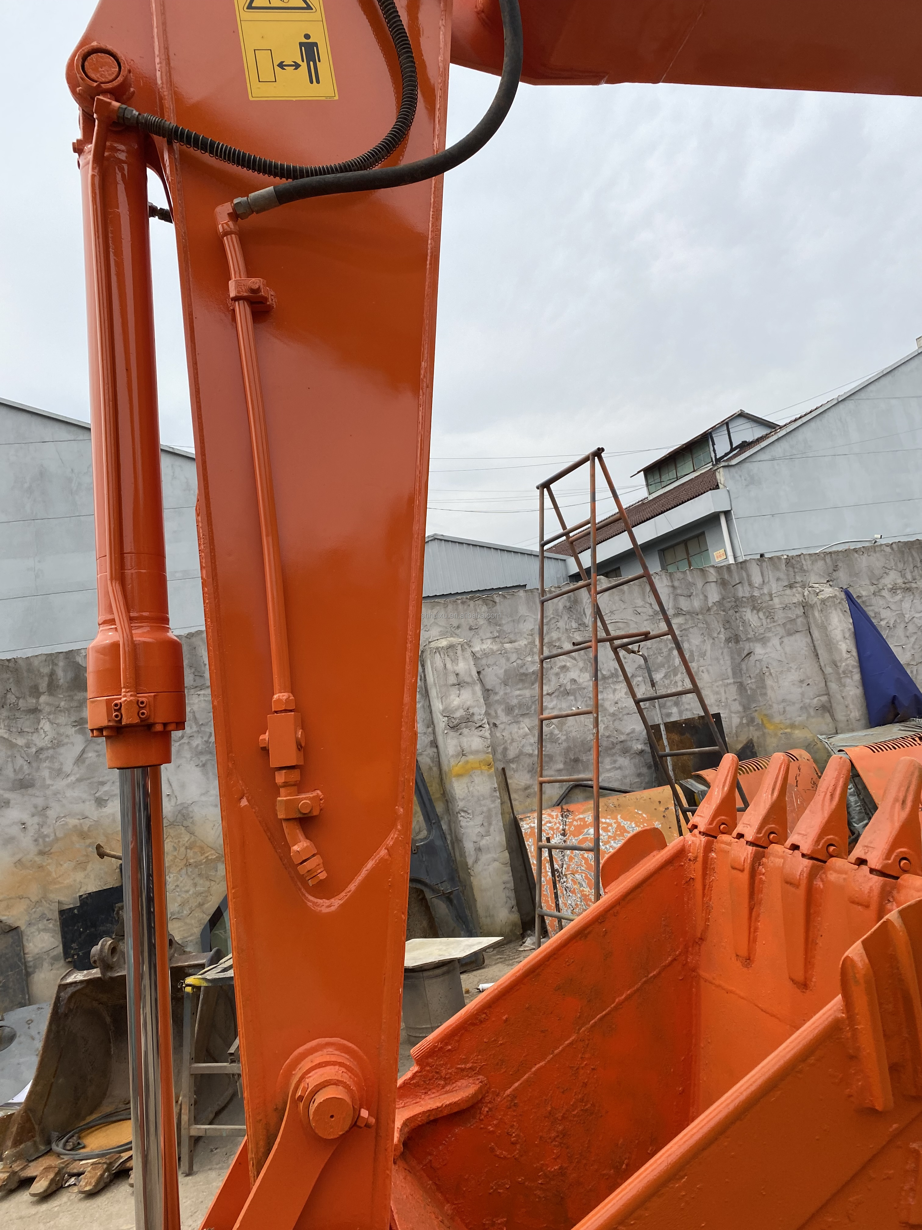 Hitachi hot sale Crawler excavator Hitachi ZX130 second hand Hydraulic Good condition/Used digging machine cheap price