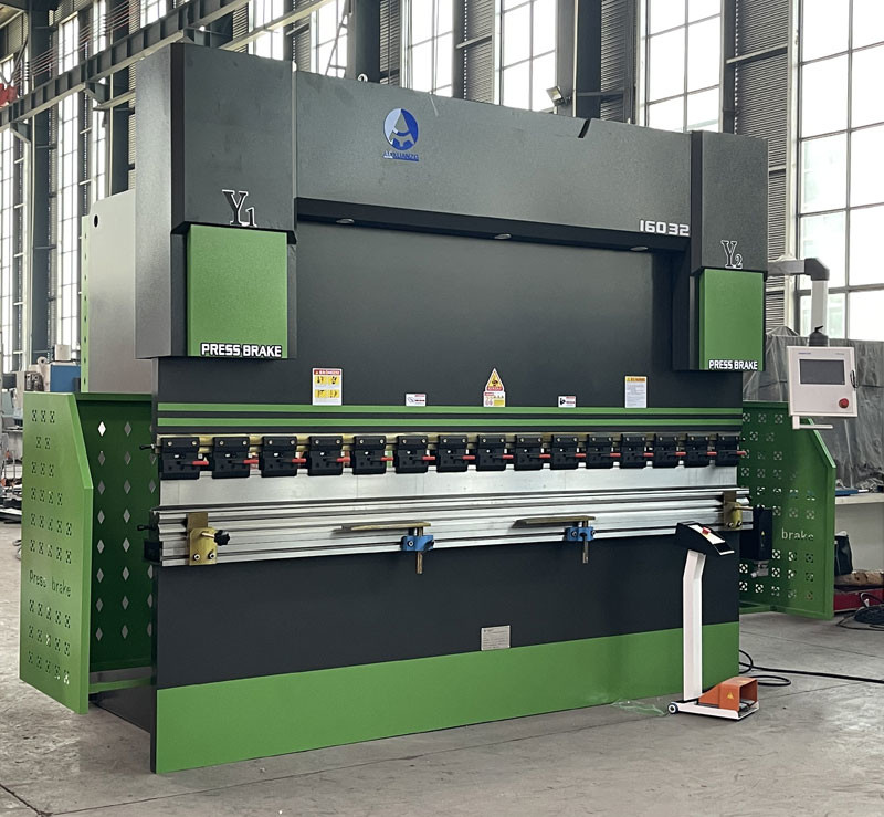 High Efficiency 1600KN Tp10s Controller Hydraulic Folding Press Brake 3200mm CNC Servo Motor