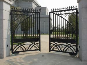 China Anti Rust Metal Panel Waterproof Wrought Iron Fence Gate wholesale