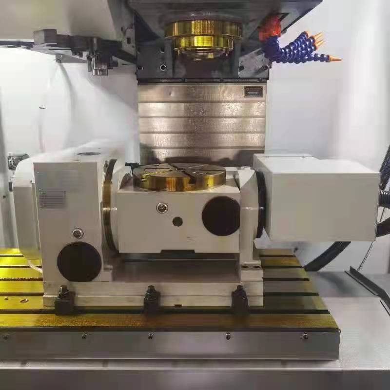 BT40 Spindle Taper VMC1160 3 Axis 4 Axis 5 Axis Machining Center CNC Milling Machine