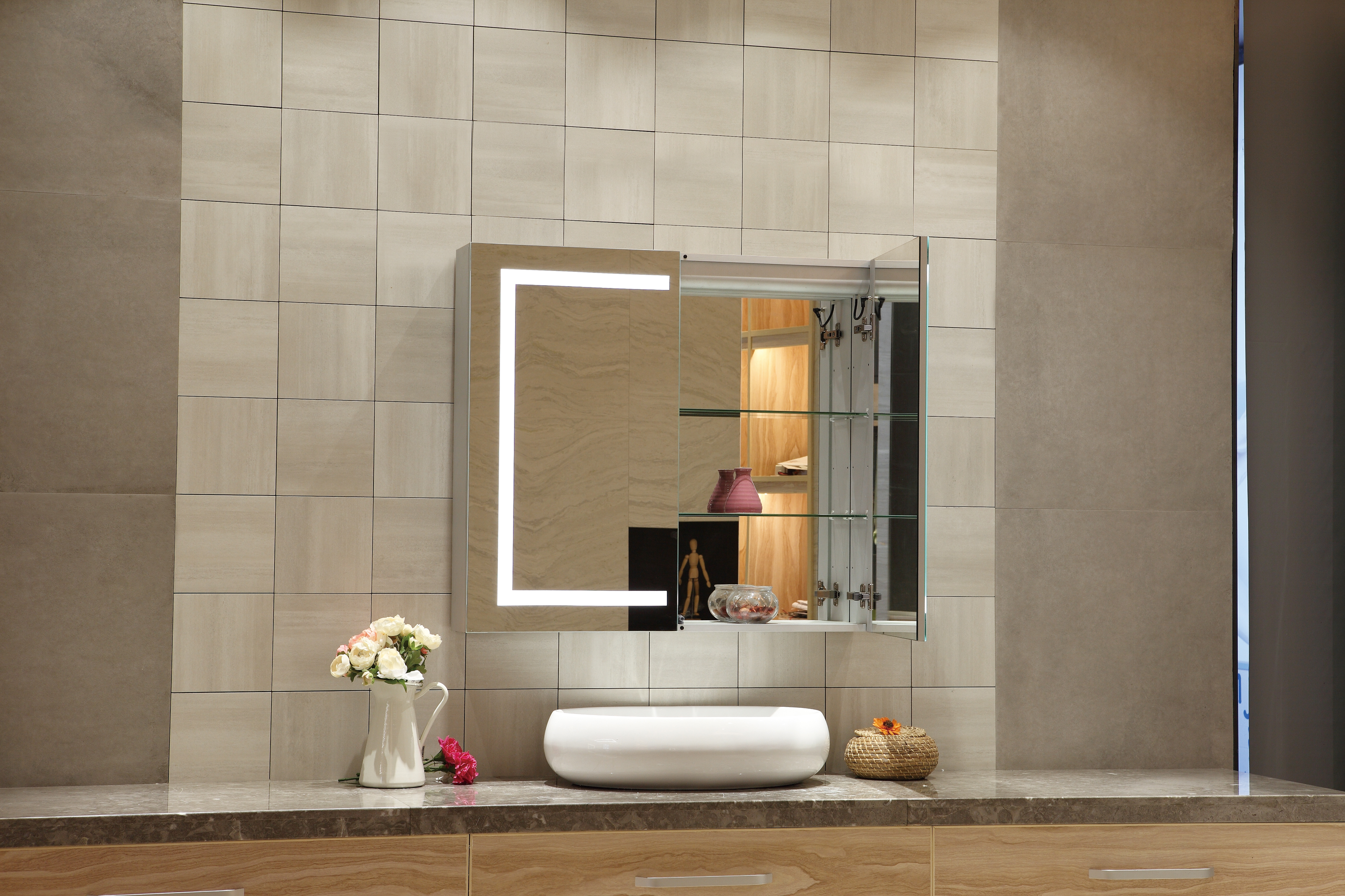 Modern Luxury LED Illuminated Mirror Cabinet Rust Resistant Customized