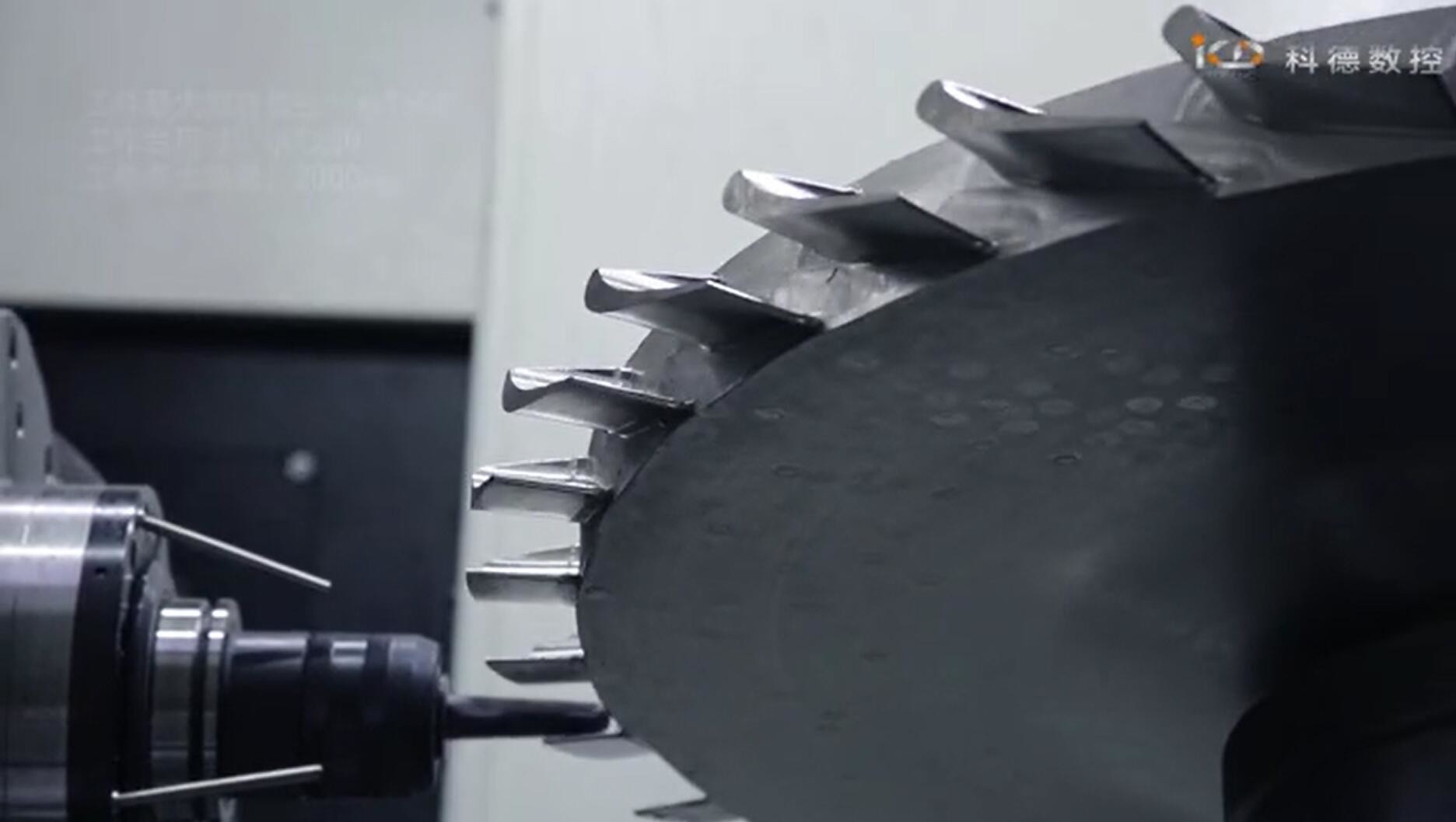 KMC400 U 5 Axis Vertical Machining Center Direct Drive Torque Motor