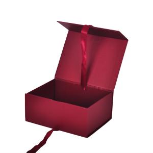 China Foldable Cardboard Red Magnetic Paper Packing Box With Ribbon wholesale