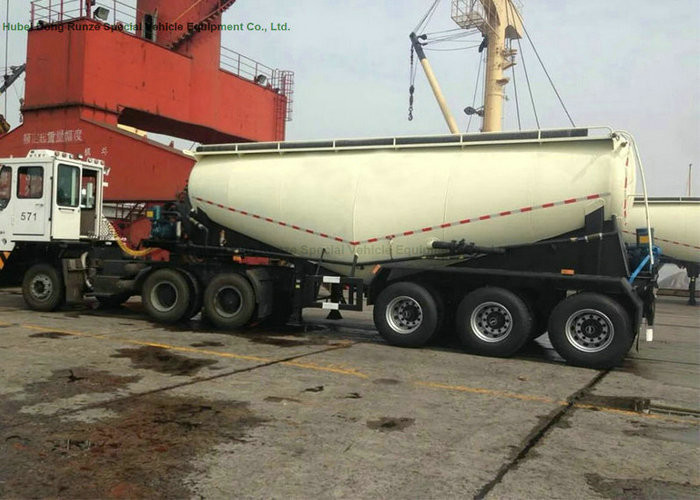55-70cbm Tri Axle Bulk Cement Tank Trailer With Diesel Engine For Dry Powder Meterial
