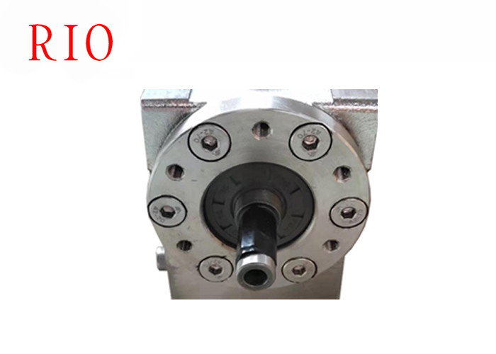 0.55KW NMRV040 Parallel Shaft Mounted Gear Reducer Multi Directional Installation