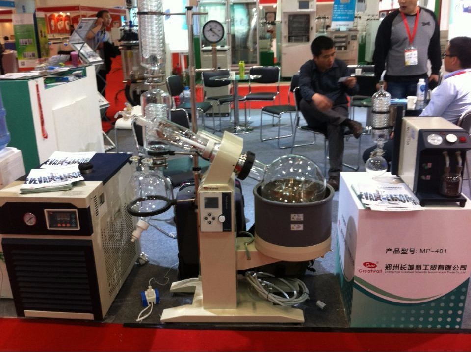Zhengzhou Greatwall 10L Rotary Evaporator with Chiller & Solvent Recovery Pump