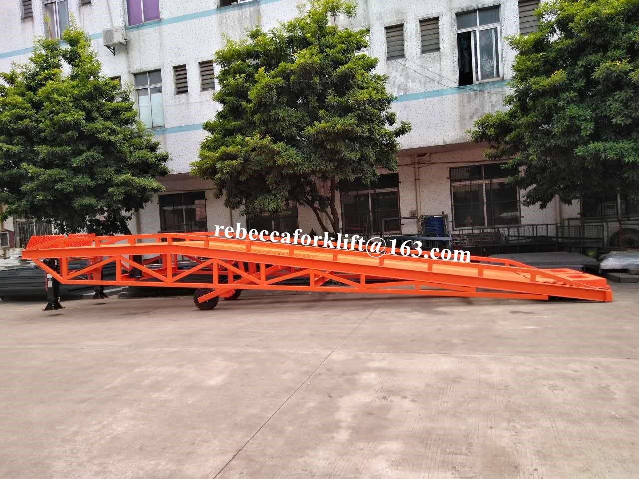 6 ton hydraulic adjustable container loading dock ramp for sale