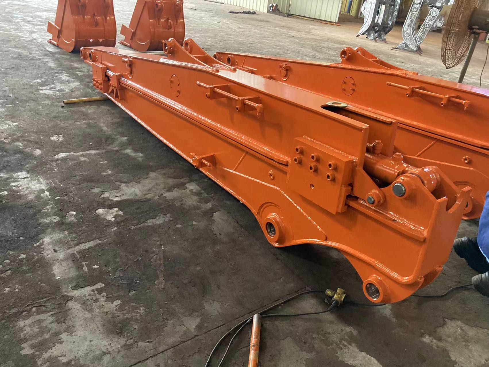 Factory Sale Excavator Telescopic Sliding Arm Q355B for CAT, Sumitomo, Komatsu, Kobelco