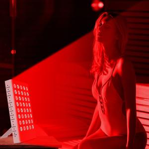 China Medical Grade Handheld Red Light Therapy Professional 200W wholesale