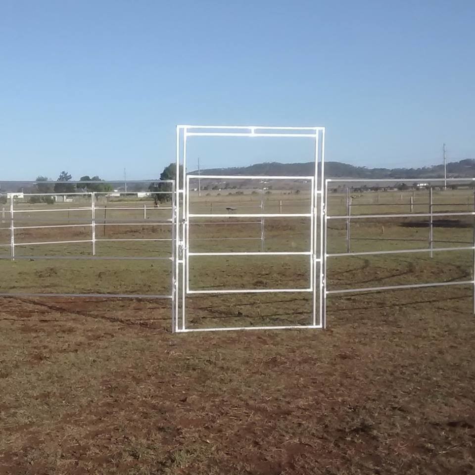 Round Corral Panels Heavy Duty 6 Oval Rail - Cattle Yards Horse Panels Round