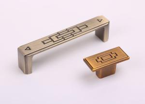 China Fashionable Furniture Pull Handles Zinc Alloy Brass Kitchen Handles And Knobs wholesale