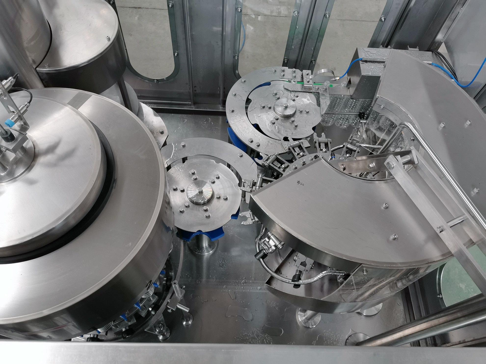 1000ml Automatic Liquid Filling Machine With Filling Capping Function