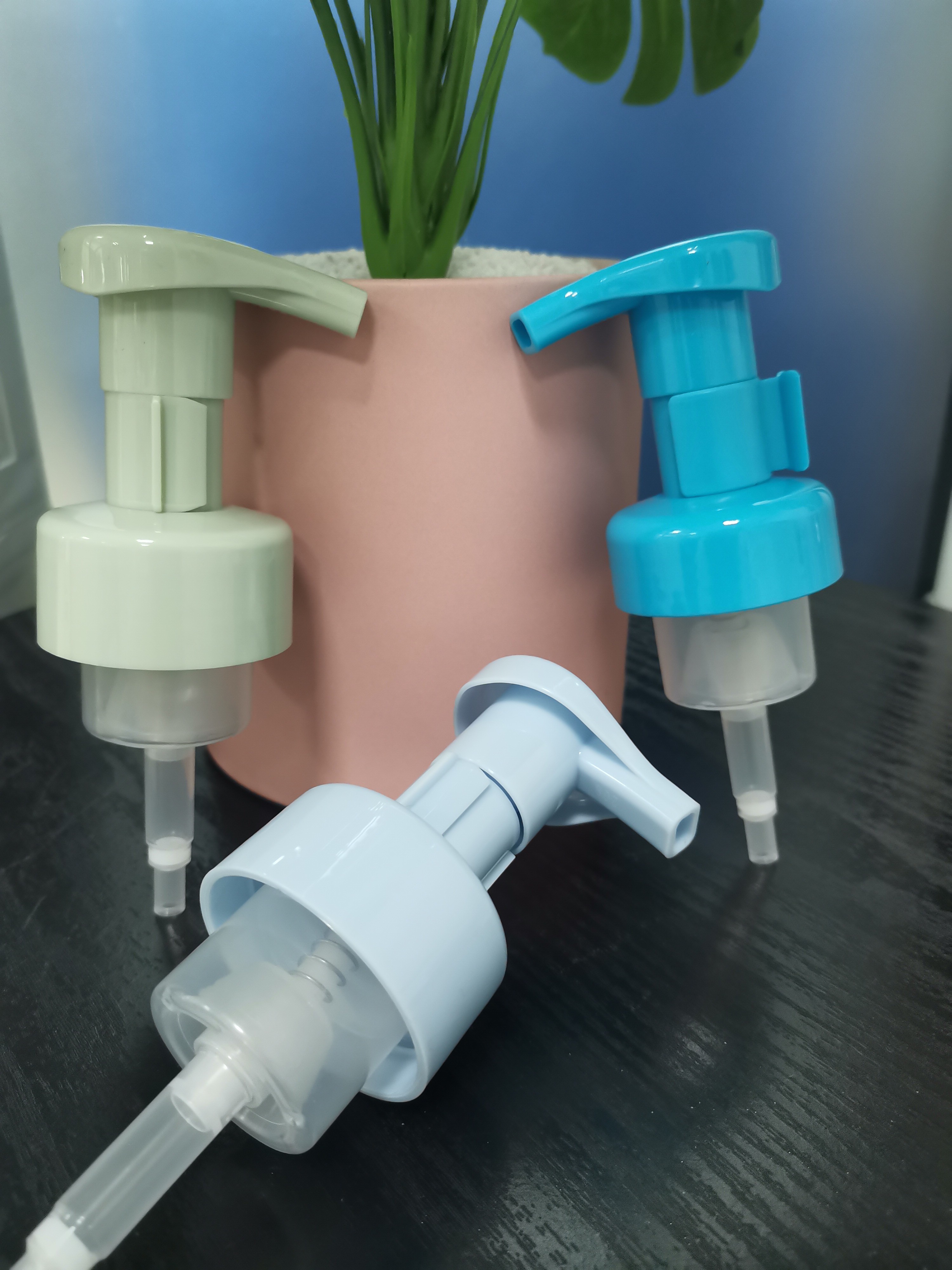 White Women Hair Remove Foam Dispensing PP Foam Pump Head For Bottles Hygienic And Convenient