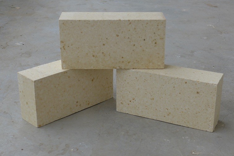 Customized Size Heat Resistant Bricks , High Alumina Fire Bricks Natural Yellow Color