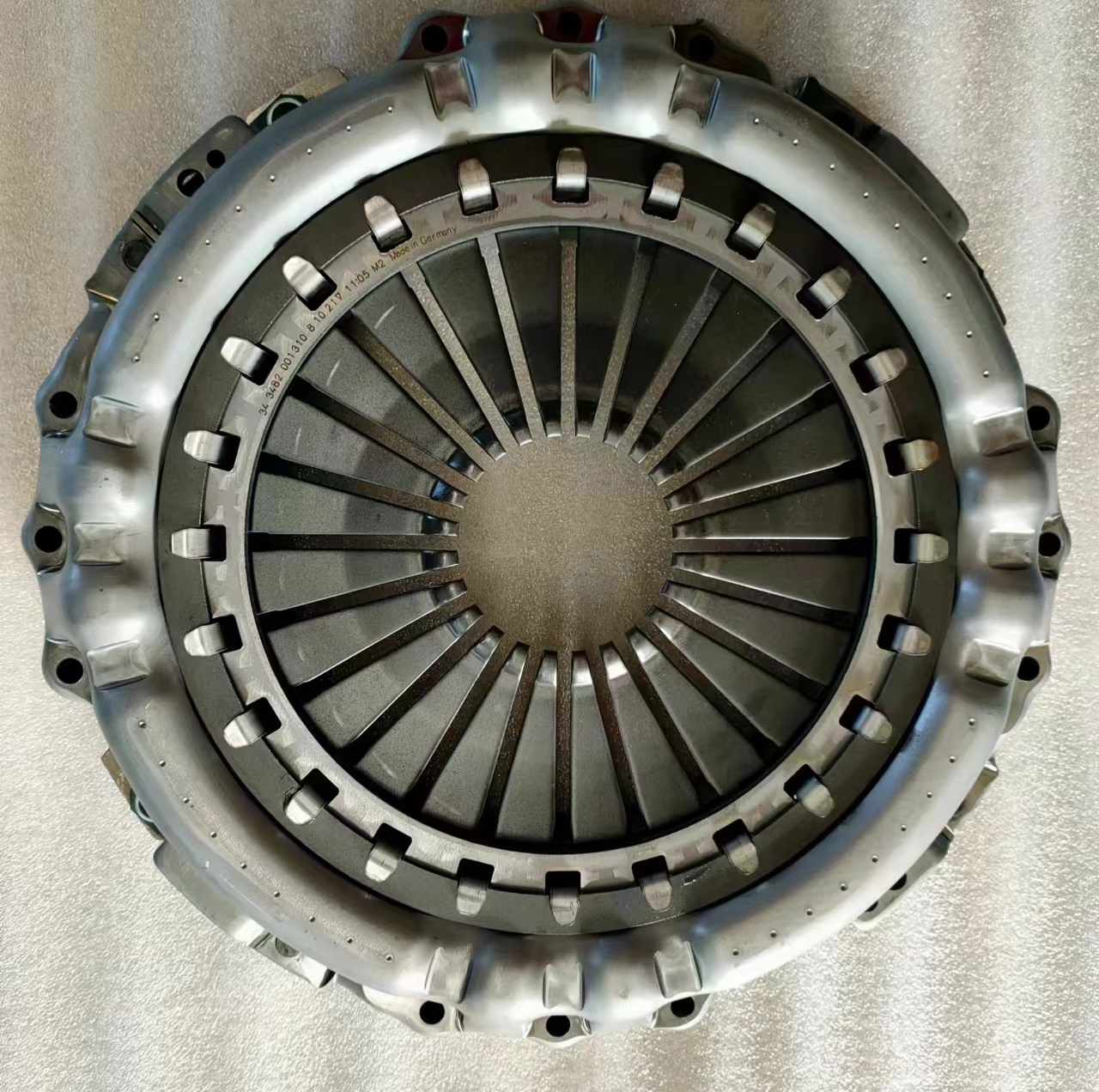 Design Clutch Disk for Volvo Heavy Duty Trucks 3400700368 3482000484 1878003647 3151000493 1878004128