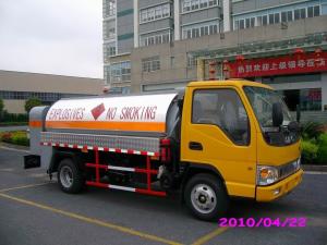 China Diesel Delivery 4x2 JAC Mobile Oil Tank Truck , Refuelling Petroleum Tanker Trucks wholesale