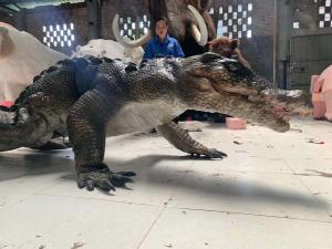 China Interactive Realistic Crocodile Costume For Amusement Park wholesale