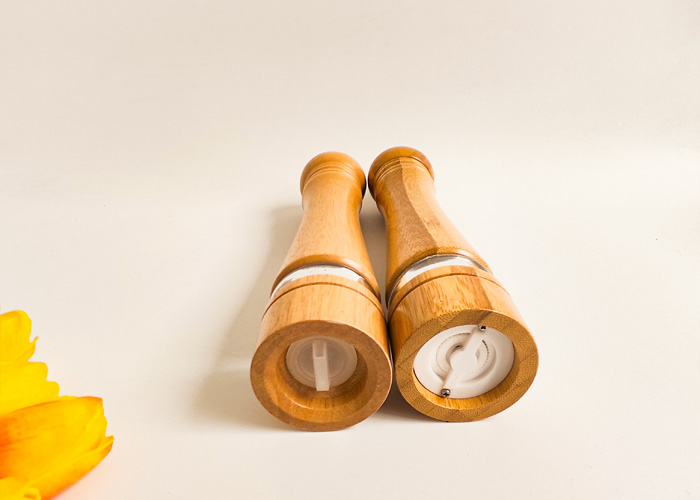 Natural Wood Color Wooden Spice Grinders For Smooth And Even Grinding