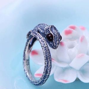 China Womens and Mens Chameleon Retro Sterling Silver Ring(XH056032WRED) wholesale