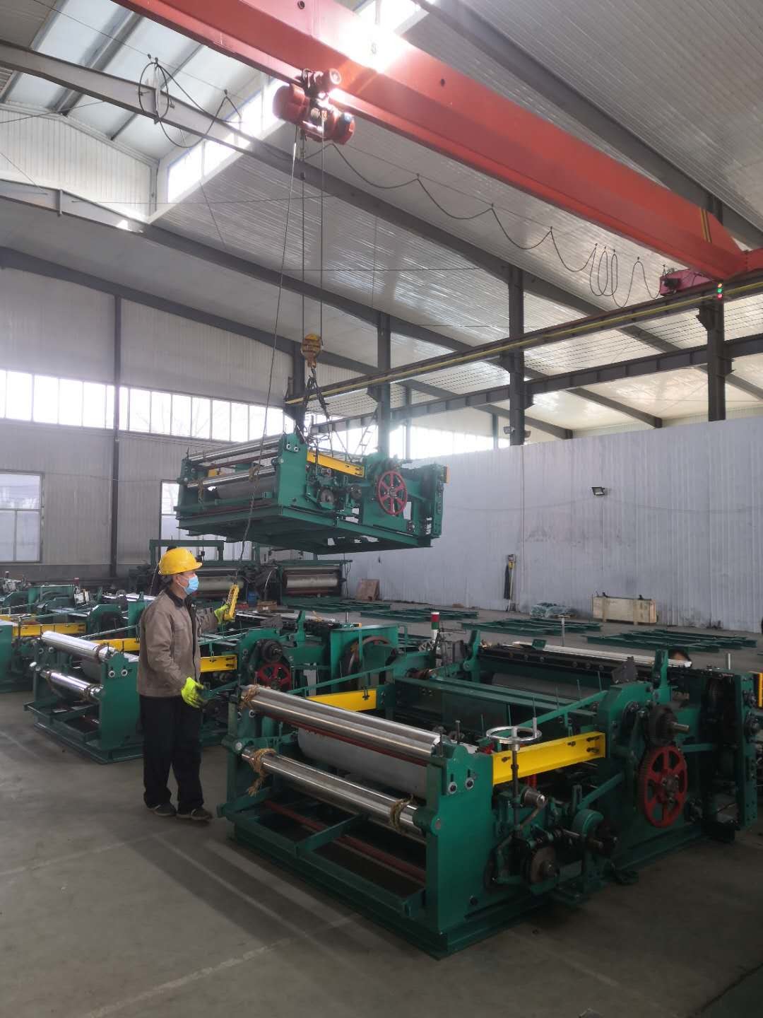 Stainless Steel Shuttleless Weaving Machine Wire Mesh Making Machine For Oil Filter