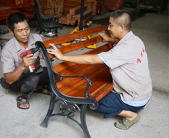 Waterproof 150cm Solid Wood And Metal Park Bench
