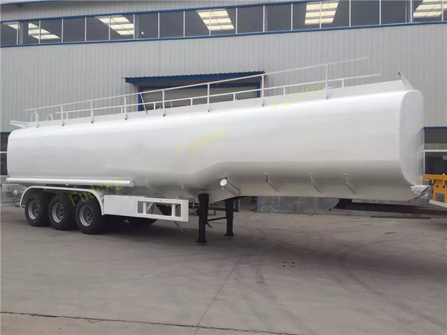 3 Axles 42000 Litres Fuel Tanks Semi Trucks 4 Compartments Optional Condition
