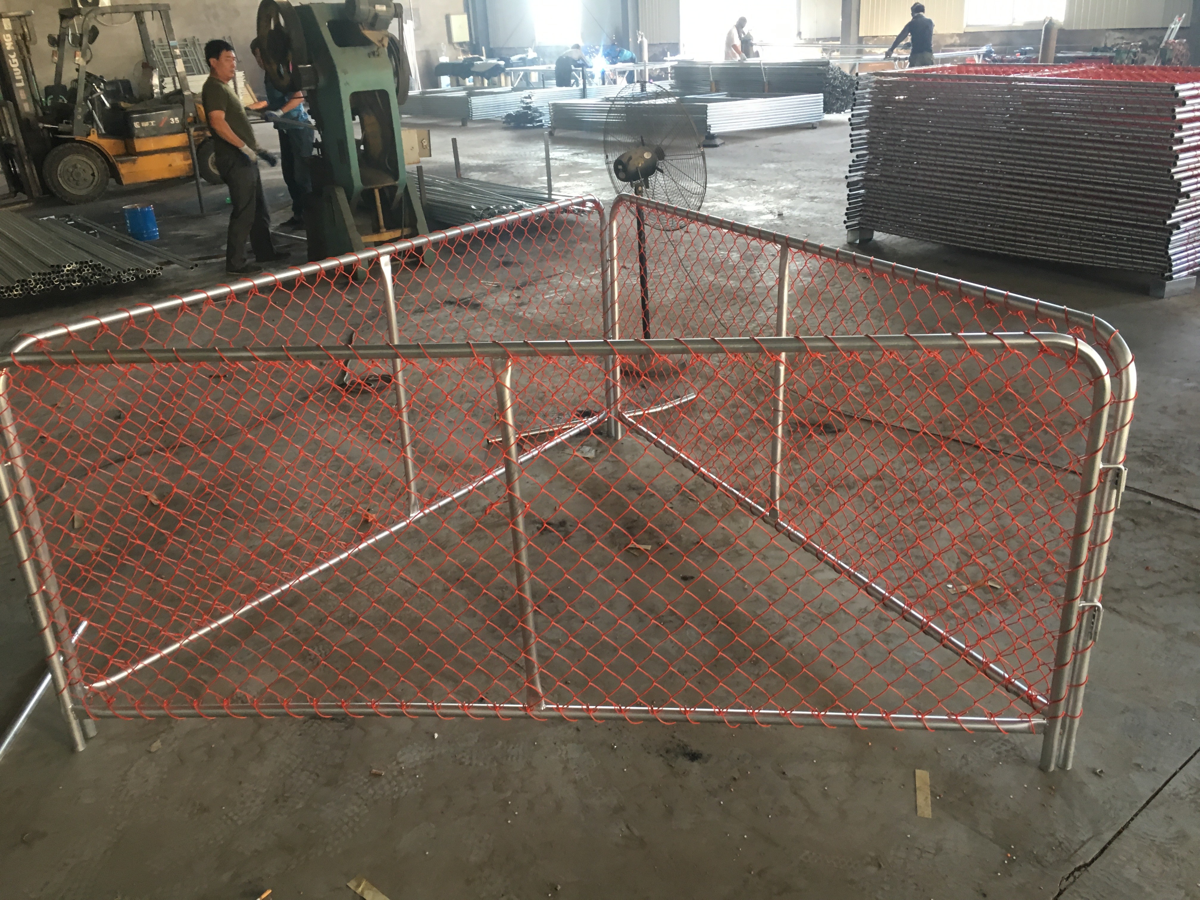 Rubbish Cage 50mm*50mm orange chain link infilled mesh construction barriers