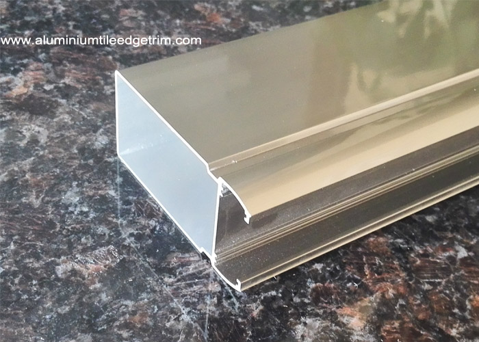aluminium side-hinged door profile