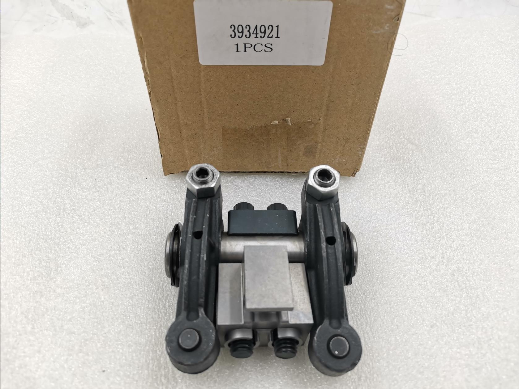Heavy Truck Dongfeng Cumminss 6CT Engine Valve Rocker Arm Assembly Standard Size 3934921 3919435 3901717 3926429