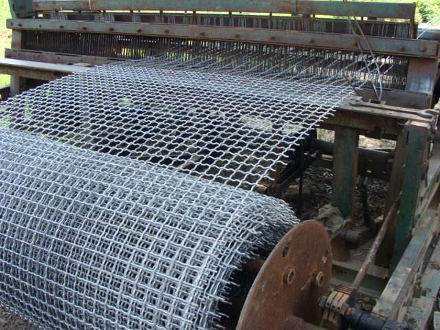 stainless steel crimped wire mesh,white,Crimped iron wire mesh is mainly used in coal and mine, building,
