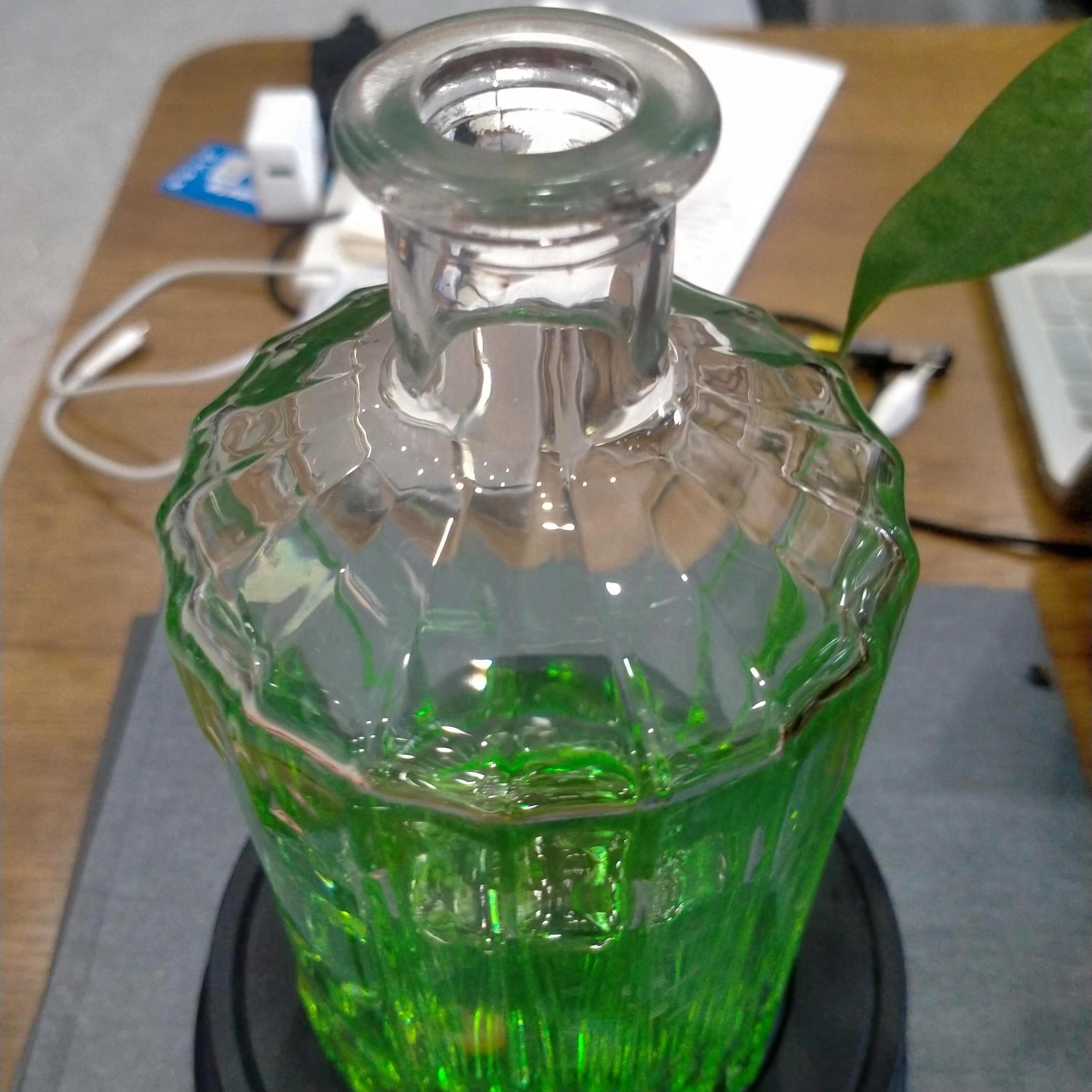Green Glass Liquor Bottle Empty 750ml 25oz for Custom Color Vodka Gin Tequila Rum