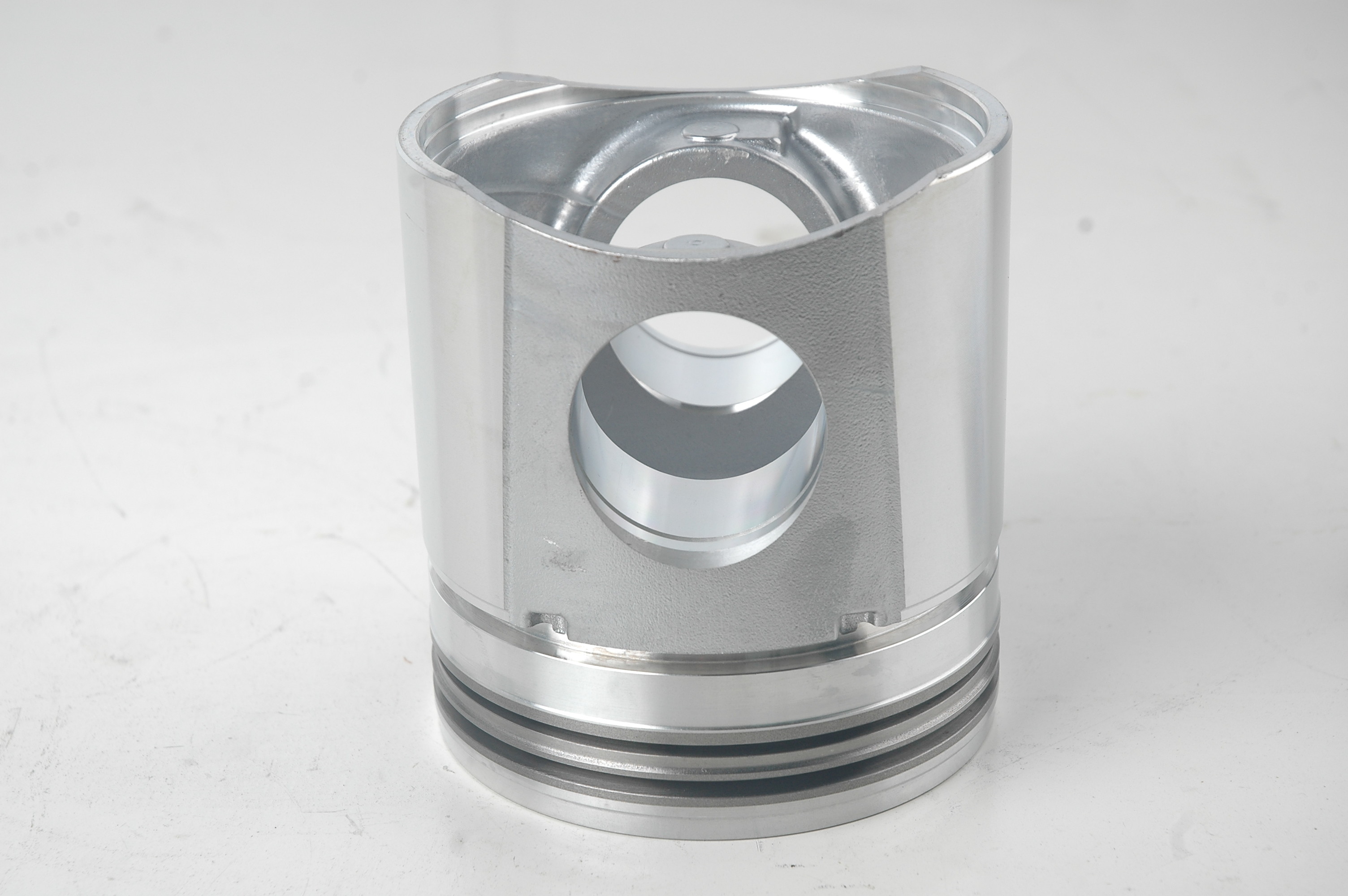 Cummins ISC8.3 QSC8.3 Diesel Engine parts new genuine construction machinery cylinder Piston 3943367