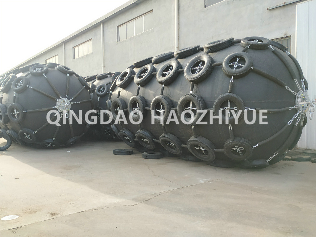 2500x4000mm Pneumatic Marine Fender Berthing Black Boat Bumpers