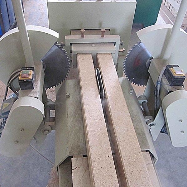Compressed Sawdust Pallet Block Machine