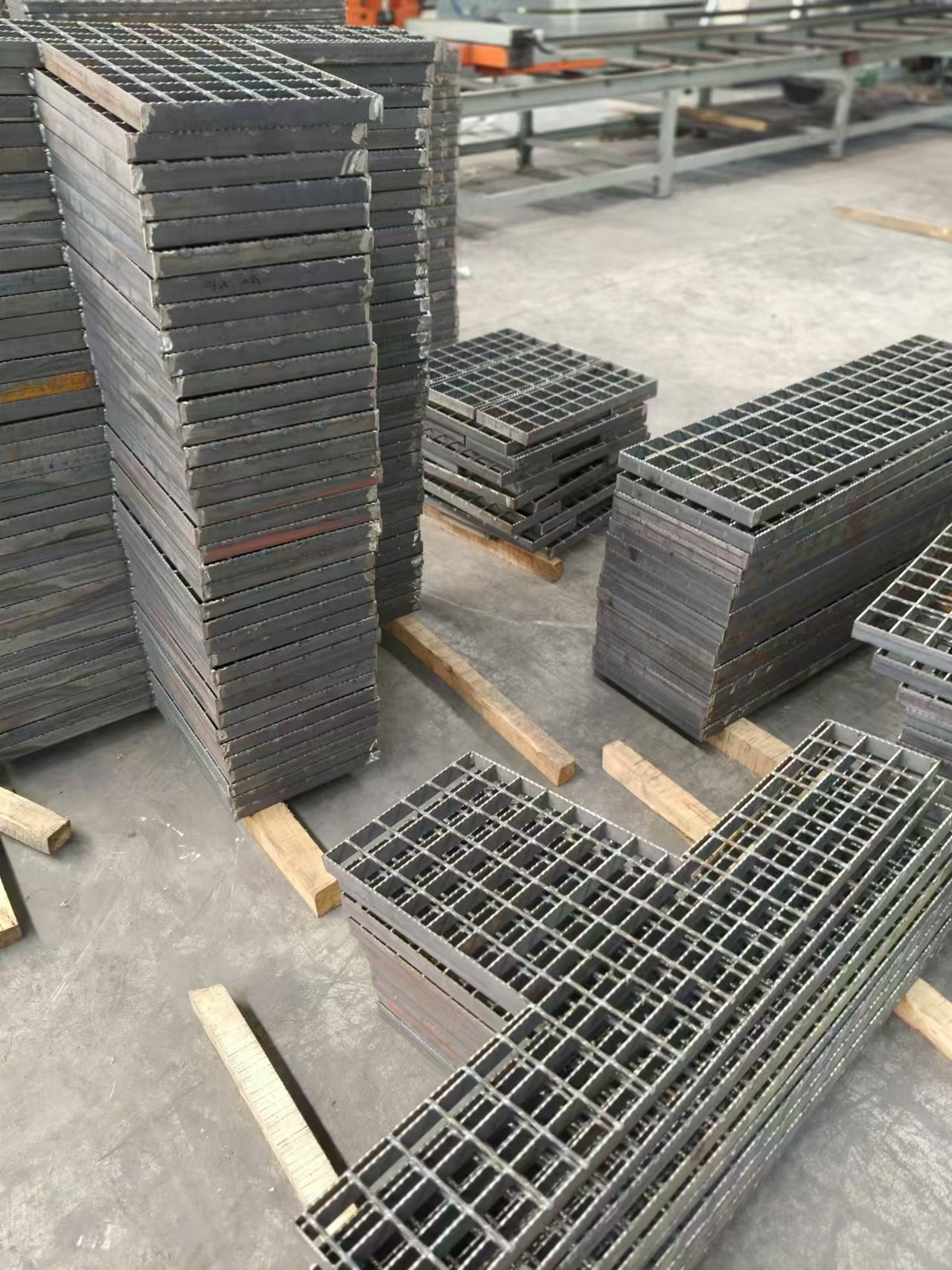 Full Size Custom Strong Non Slip Grid Mesh Welding Process