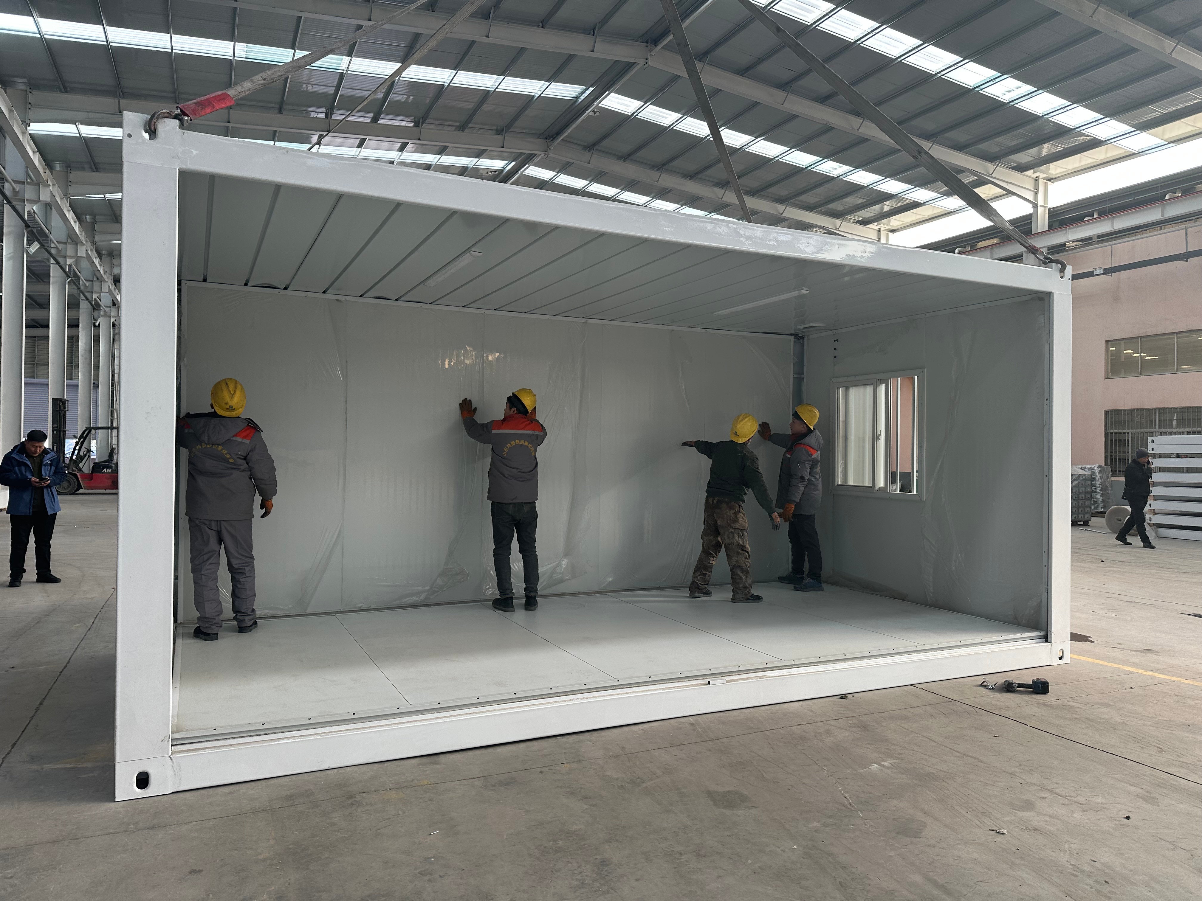 Customized 20FT/40FT Modern Style Folding Container House for 3 Bedroom Living