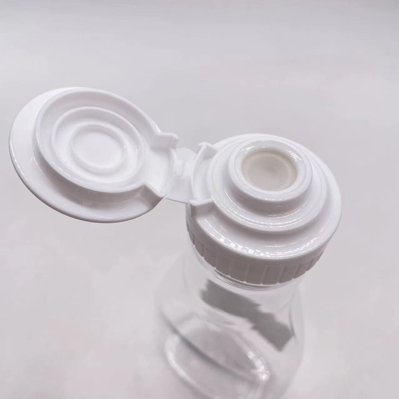200ml PET Bowling Ball Shaped Sauce Bottles with Customizable Color and Screw Cap