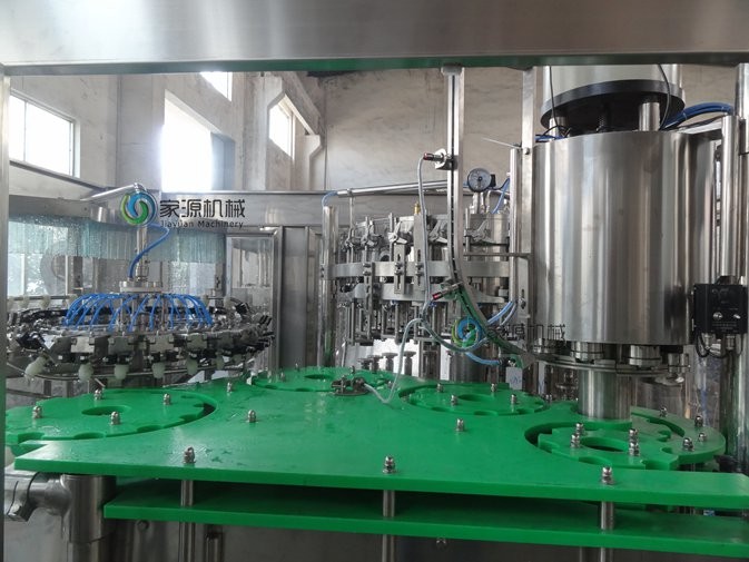Glass Bottle Carbonated Drink Filling Machine 5000BPH Glass Bottle Filler