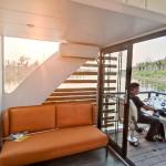 High Capacity 6 Person House Boat Floating House Pontoons with Kitchen