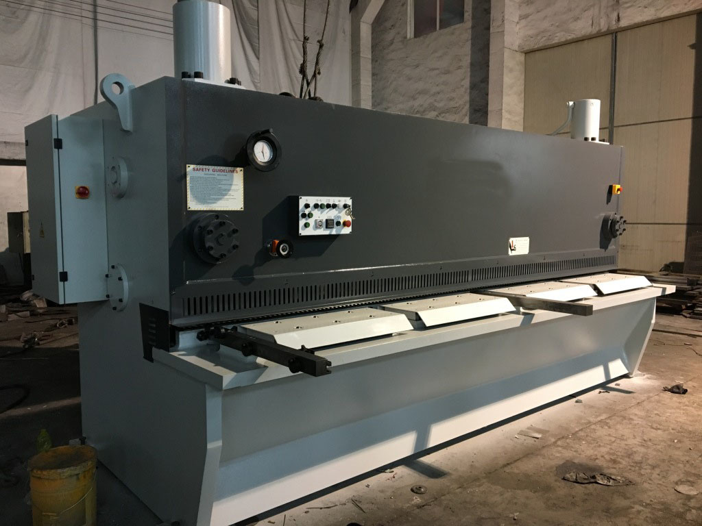 QC12Y-12x2500 Hydraulic Sheet Metal Guillotine Shearing Machine Manufacturers