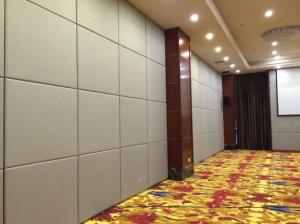 China Commercial Sound Proof Partitions Wall , Sliding Folding Acoustic Room Dividers wholesale