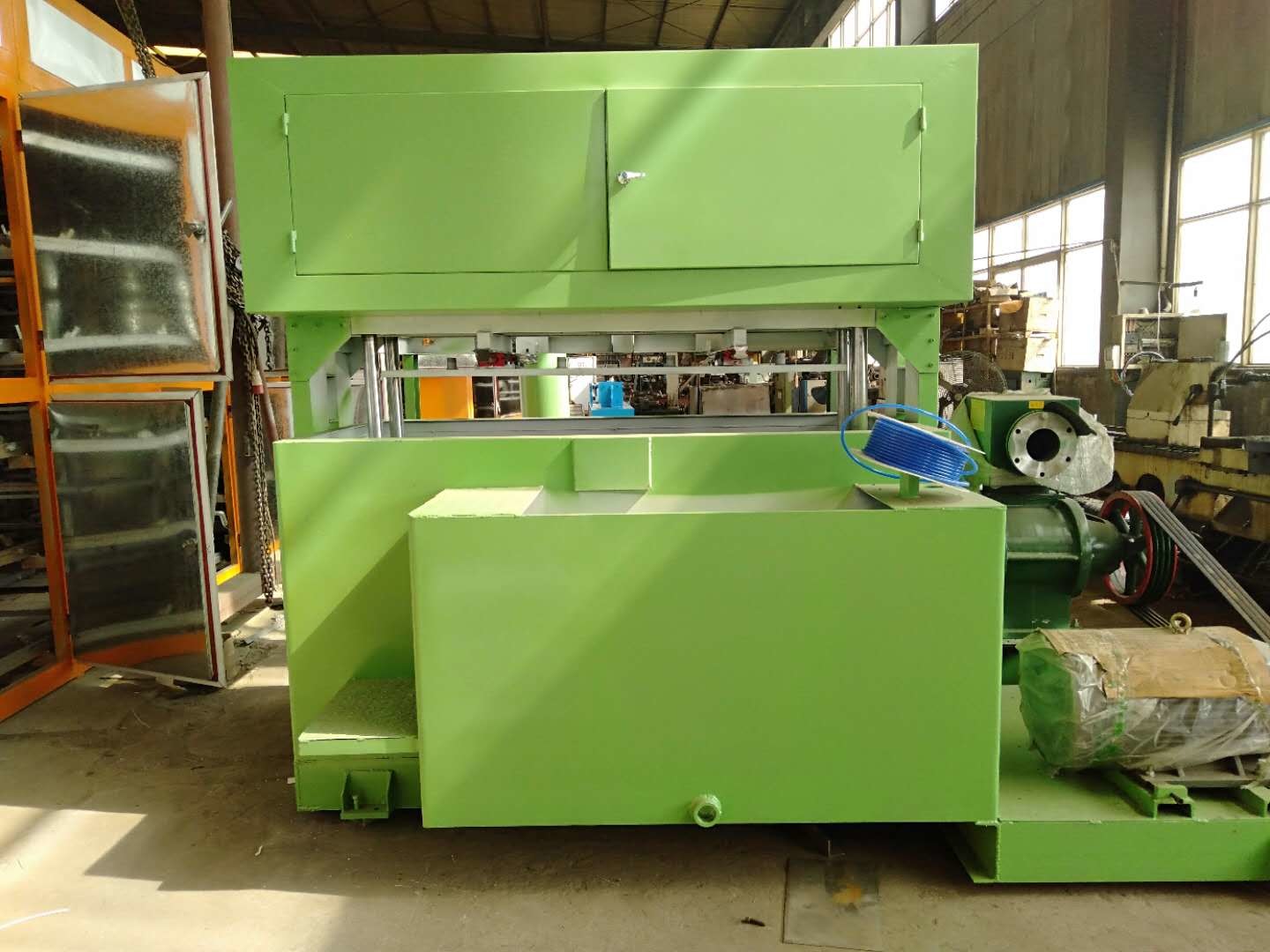 220V/380V Paper Pulp Tray Making Machine with ABS Plastic Forming Molds for Egg Tray Apple Tray Manufacturing