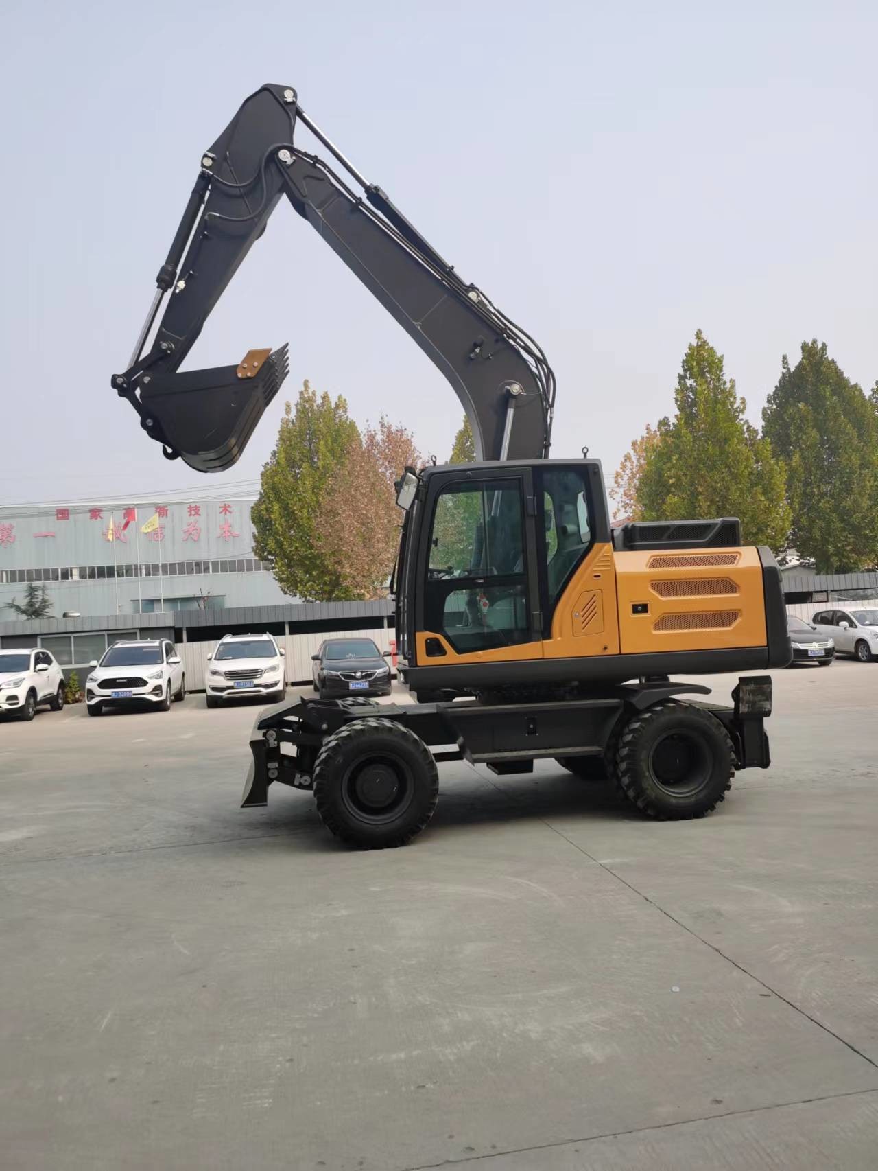 YUCHAI/YC4D125 Engine Powered Wheeled Mini Excavator With 15300kg Operating Weight